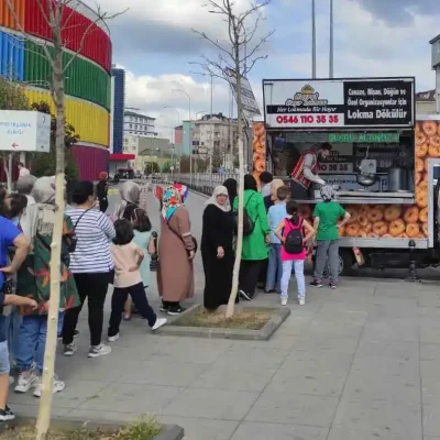 İstanbul’da her ilçeye mobil hayır lokması arabası ile hızlı ve güvenilir lokma döktürme